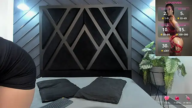 zoe martins  online show from 11/13/25, 05:23