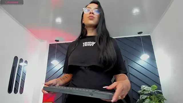 zoe martins  online show from 01/08/26, 05:15