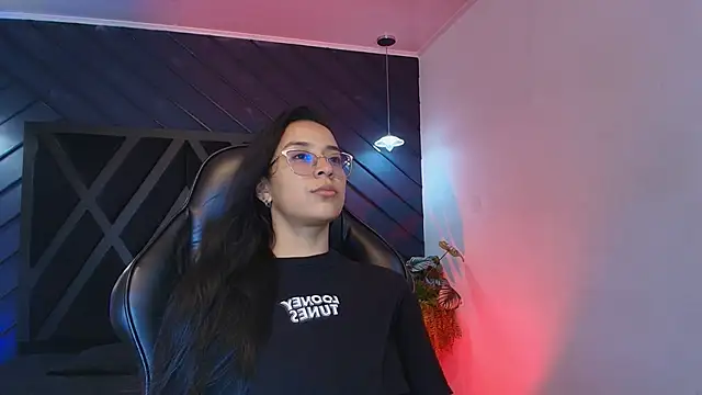 zoe martins  online show from 03/16/26, 05:17