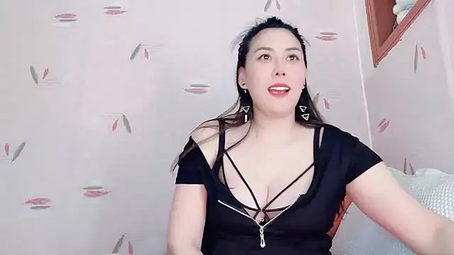 Eve5215 online show from 09/19/25, 04:07