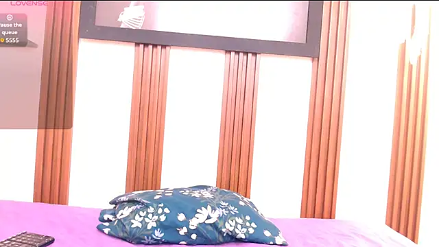 Snapshot of kimberly18cute chatting on 11/22/25, 01:15 kimberly18cute online show from 11/22/25, 01:15