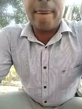 Dickdelhi online show from 04/17/26, 07:44