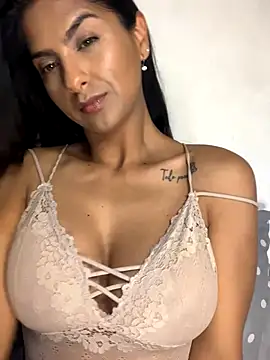 Snapshot of chicachocolate01 chatting on 10/16/25, 02:56 chicachocolate01 online show from 10/16/25, 02:56