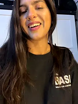 Snapshot of chicachocolate01 chatting on 10/24/25, 03:25 chicachocolate01 online show from 10/24/25, 03:25