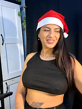 Snapshot of chicachocolate01 chatting on 12/16/25, 04:39 chicachocolate01 online show from 12/16/25, 04:39