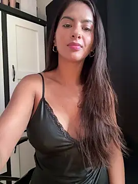 chicachocolate01 online show from 03/03/26, 06:36