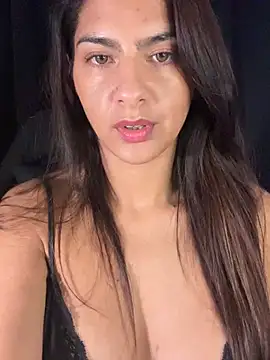 chicachocolate01 online show from 04/22/26, 11:34