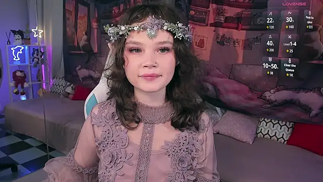 Snapshot of EmilyChaves chatting on 10/28/25, 04:31 EmilyChaves online show from 10/28/25, 04:31