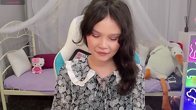 Snapshot of EmilyChaves chatting on 12/21/25, 04:41 EmilyChaves online show from 12/21/25, 04:41