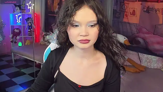 Snapshot of EmilyChaves chatting on 01/06/26, 08:07 EmilyChaves online show from 01/06/26, 08:07