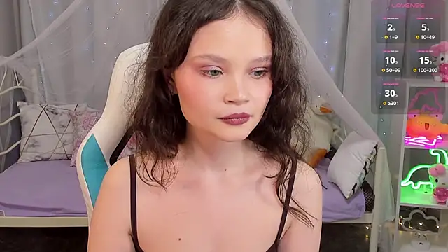 Snapshot of EmilyChaves chatting on 01/10/26, 10:06 EmilyChaves online show from 01/10/26, 10:06