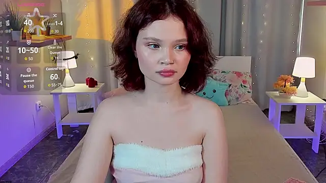 Snapshot of EmilyChaves chatting on 07/14/26, 10:43 EmilyChaves online show from 07/14/26, 10:43