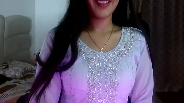 Snapshot of Mini_Meera chatting on 11/02/25, 04:42 Mini Meera online show from 11/02/25, 04:42