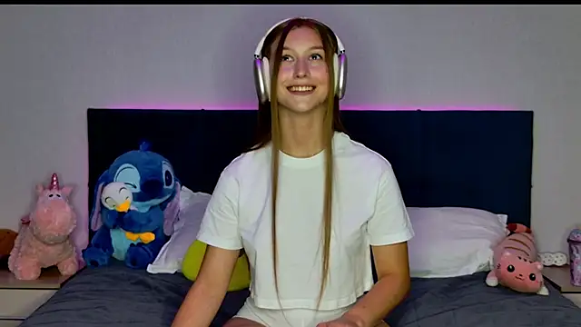 Snapshot of MissEmilyMiller chatting on 09/29/25, 06:24 MissEmilyMiller online show from 09/29/25, 06:24