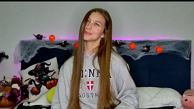 Snapshot of MissEmilyMiller chatting on 11/03/25, 05:14 MissEmilyMiller online show from 11/03/25, 05:14