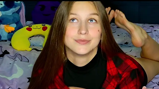 Snapshot of MissEmilyMiller chatting on 11/18/25, 05:39 MissEmilyMiller online show from 11/18/25, 05:39