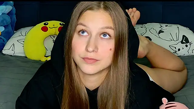 Snapshot of MissEmilyMiller chatting on 11/20/25, 05:56 MissEmilyMiller online show from 11/20/25, 05:56