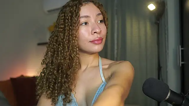 Snapshot of isabella-garcia- chatting on 09/16/25, 12:50 isabella-garcia- online show from 09/16/25, 12:50