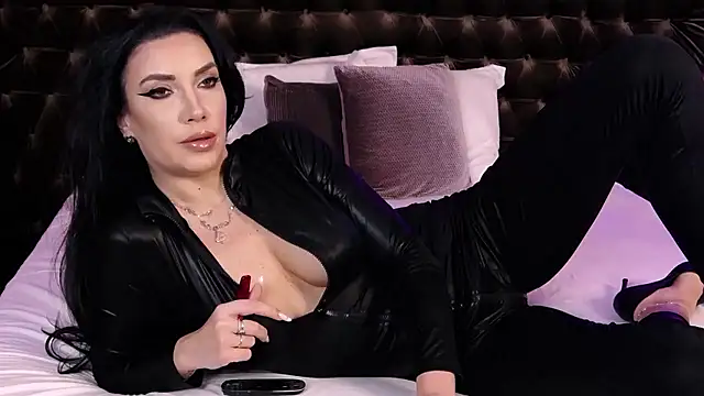 StephanyMillan online show from 01/10/26, 06:37