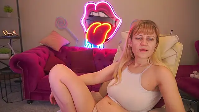 BellaLaPetit online show from 02/08/26, 02:26