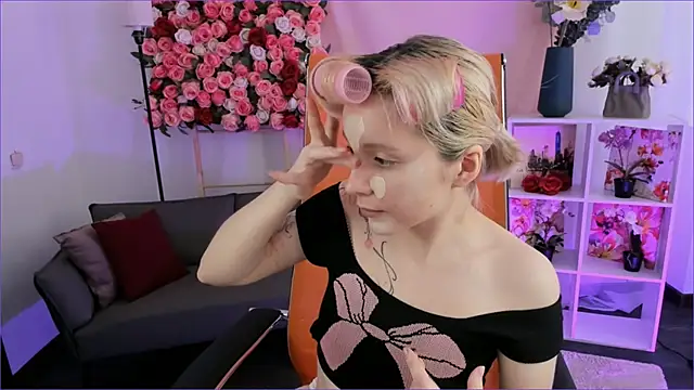 AuroraWrenfield online show from 02/12/26, 10:10