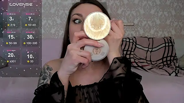 Snapshot of Lil_Foxy9 chatting on 10/28/25, 05:11 Lil Foxy9 online show from 10/28/25, 05:11