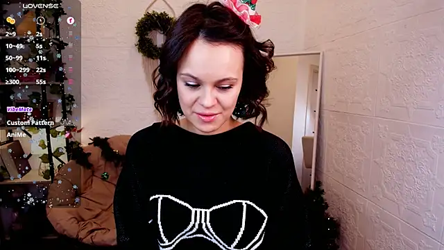 Snapshot of KiraEnergy chatting on 12/17/25, 01:55 KiraEnergy online show from 12/17/25, 01:55