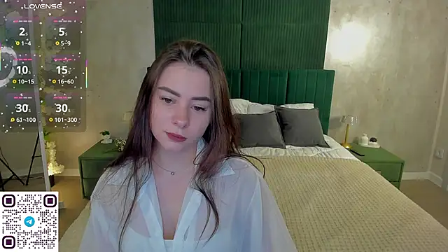 Snapshot of ErinRose_ chatting on 10/02/25, 01:23 ErinRose online show from 10/02/25, 01:23