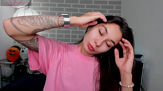 Kat  cat online show from 10/27/25, 12:04