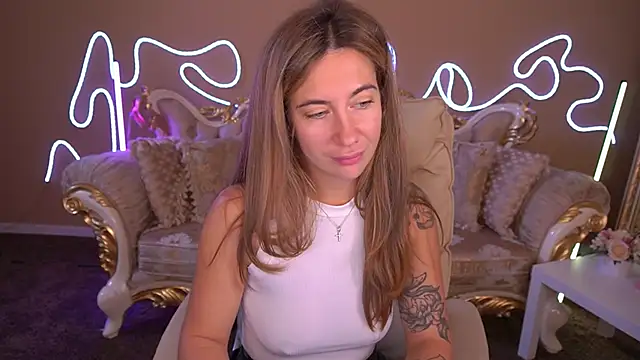 KateShanny online show from 10/12/25, 06:12