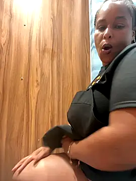 Snapshot of yummy0322 chatting on 09/10/25, 12:49 yummy0322 online show from 09/10/25, 12:49