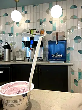 Snapshot of yummy0322 chatting on 09/17/25, 11:23 yummy0322 online show from 09/17/25, 11:23