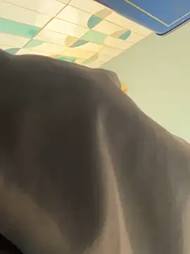 Snapshot of yummy0322 chatting on 09/19/25, 12:50 yummy0322 online show from 09/19/25, 12:50