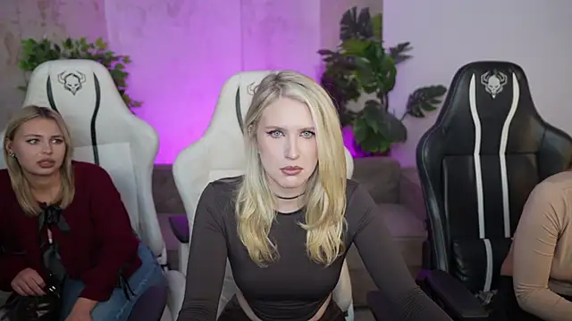 Snapshot of Scarlett_Sweet054 chatting on 10/05/25, 02:59 Scarlett Sweet054 online show from 10/05/25, 02:59