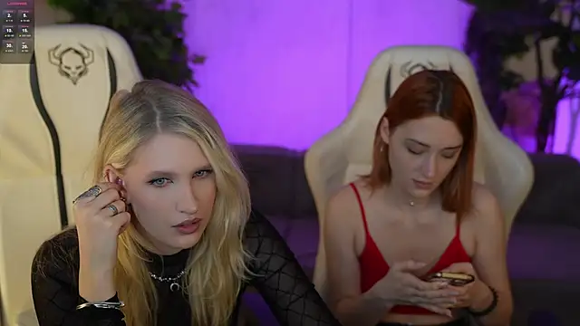 Snapshot of Scarlett_Sweet054 chatting on 11/16/25, 03:39 Scarlett Sweet054 online show from 11/16/25, 03:39