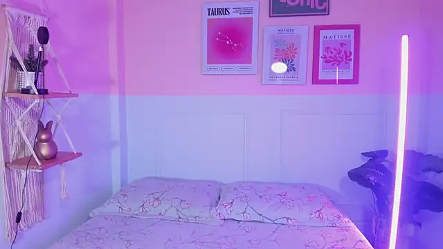 Camila Rivers online show from 09/17/25, 12:07