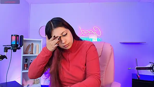 Snapshot of Aphriil__ chatting on 10/11/25, 12:15 Aphriil online show from 10/11/25, 12:15