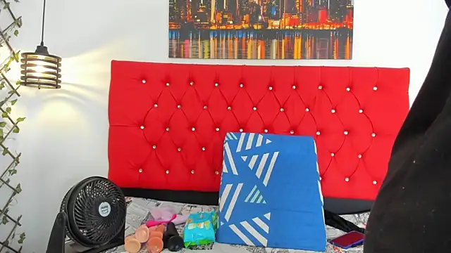 Snapshot of carolinacrus01 chatting on 11/02/25, 02:19 carolinacrus01 online show from 11/02/25, 02:19