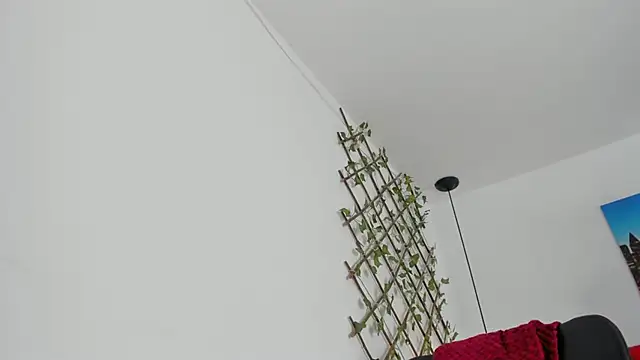 Snapshot of carolinacrus01 chatting on 11/11/25, 02:17 carolinacrus01 online show from 11/11/25, 02:17