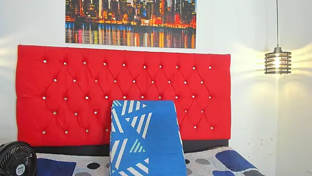 Snapshot of carolinacrus01 chatting on 11/26/25, 02:40 carolinacrus01 online show from 11/26/25, 02:40