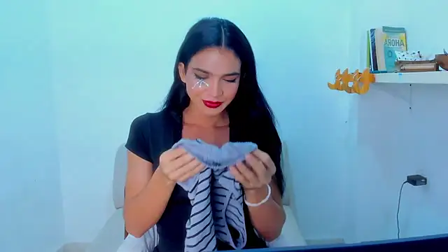 Snapshot of ISA_BELLA_VZL chatting on 04/30/26, 11:31 ISA BELLA VZL online show from 04/30/26, 11:31