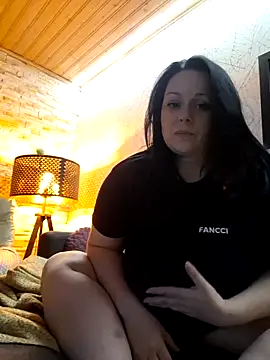 Snapshot of Chrissy_Christal chatting on 10/19/25, 05:35 Chrissy Christal online show from 10/19/25, 05:35