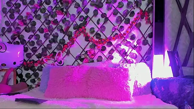 Snapshot of isabel_jaames chatting on 04/04/26, 04:37 isabel jaames online show from 04/04/26, 04:37