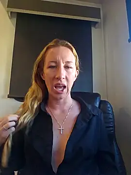 Snapshot of bmorganne420 chatting on 12/03/25, 06:28 bmorganne420 online show from 12/03/25, 06:28