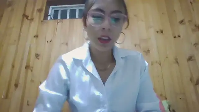 Snapshot of Roselingalvis13 chatting on 09/29/25, 02:38 Roselingalvis13 online show from 09/29/25, 02:38