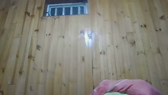 Snapshot of Roselingalvis13 chatting on 09/30/25, 02:27 Roselingalvis13 online show from 09/30/25, 02:27