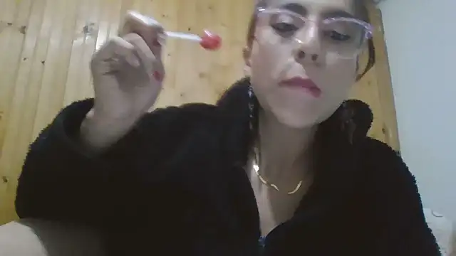 Snapshot of Roselingalvis13 chatting on 10/01/25, 03:12 Roselingalvis13 online show from 10/01/25, 03:12