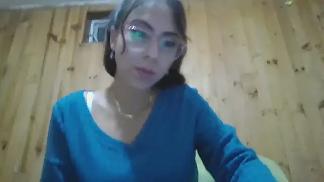 Snapshot of Roselingalvis13 chatting on 11/13/25, 02:54 Roselingalvis13 online show from 11/13/25, 02:54