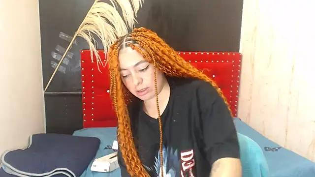 Snapshot of MiaKimky chatting on 12/05/25, 03:52 MiaKimky online show from 12/05/25, 03:52