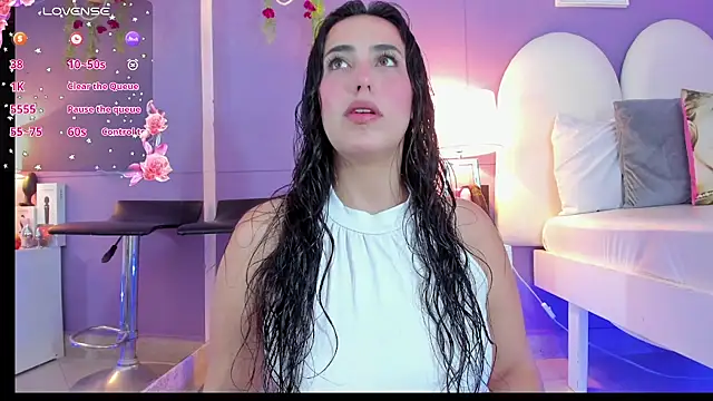 my aleja  online show from 11/04/25, 02:05